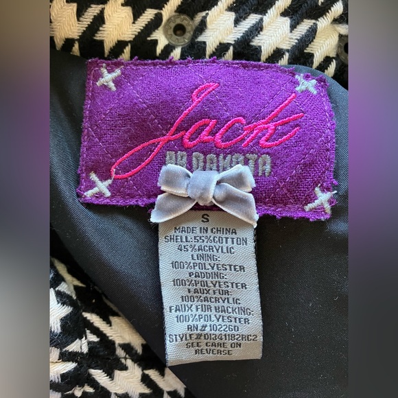 Jack BB Dakota Women's Small Sleeveless Button Up Vest With Detachable Fur Hood - Picture 8 of 8